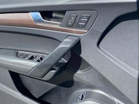 Used 2024 Audi Q5 e Premium Plus w/ Premium Plus Package image 20