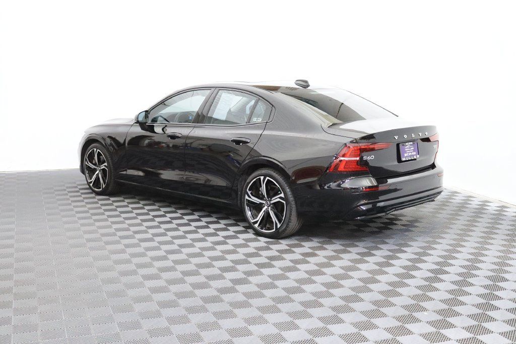 Used 2024 Volvo S60 B5 Plus AWD/4WD image 7