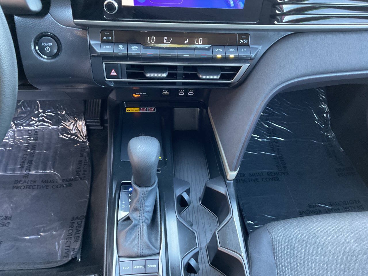 Used 2025 Toyota Camry LE FWD image 30