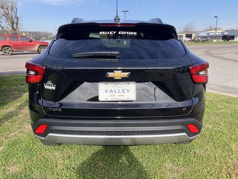 New 2026 Chevrolet Trax LT w/ Driver Confidence Package FWD image 5