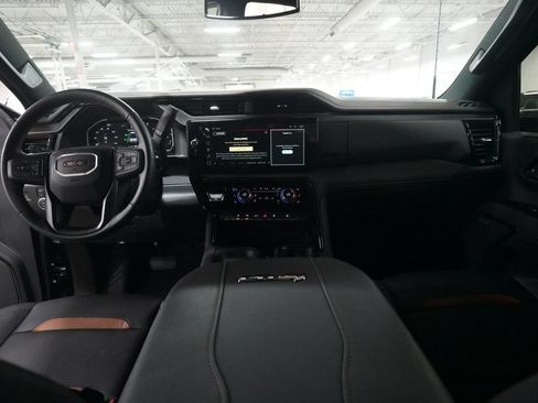 Used 2026 GMC Sierra 2500 AT4 w/ AT4 Preferred Package AWD/4WD image 5