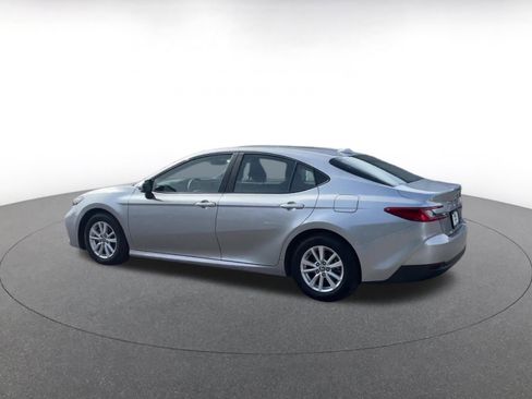 Used 2025 Toyota Camry LE image 9