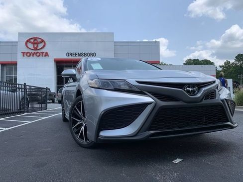 Used 2024 Toyota Camry SE w/ Convenience Package FWD image 2