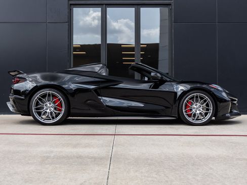 Used 2023 Chevrolet Corvette Z06 w/ Battery Protection Package image 11