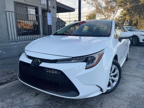 Used 2020 Toyota Corolla LE image 1