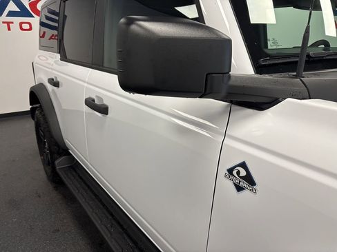 New 2025 Ford Bronco Outer Banks w/ Black Appearance Package image 16