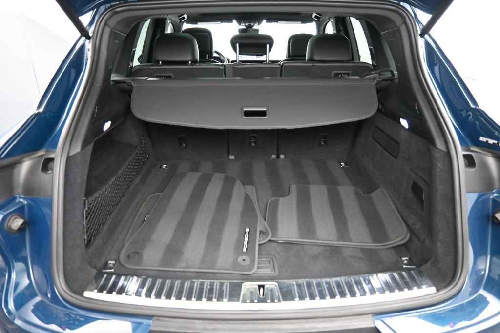 Certified 2024 Porsche Cayenne AWD/4WD image 26