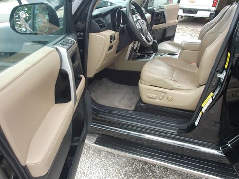 Used 2010 Toyota 4Runner SR5 RWD image 10
