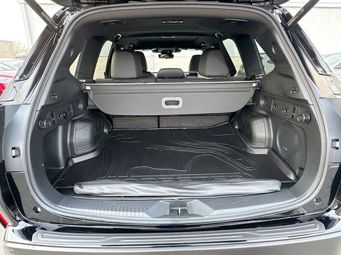 Used 2025 Subaru Forester Touring image 36