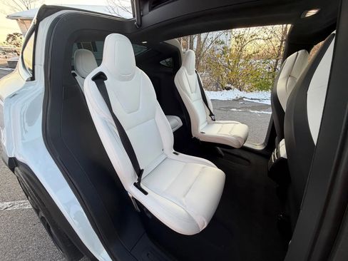 Used 2018 Tesla Model X 100D image 12