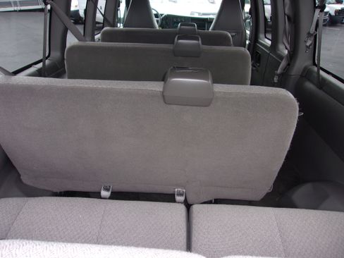 Used 2016 Chevrolet Express 3500 LT w/ LT Preferred Equipment Group image 18