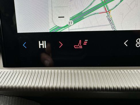 Used 2025 Ford Explorer Active image 24