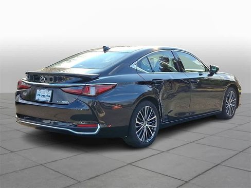 Used 2023 Lexus ES 300h w/ Premium Package image 24