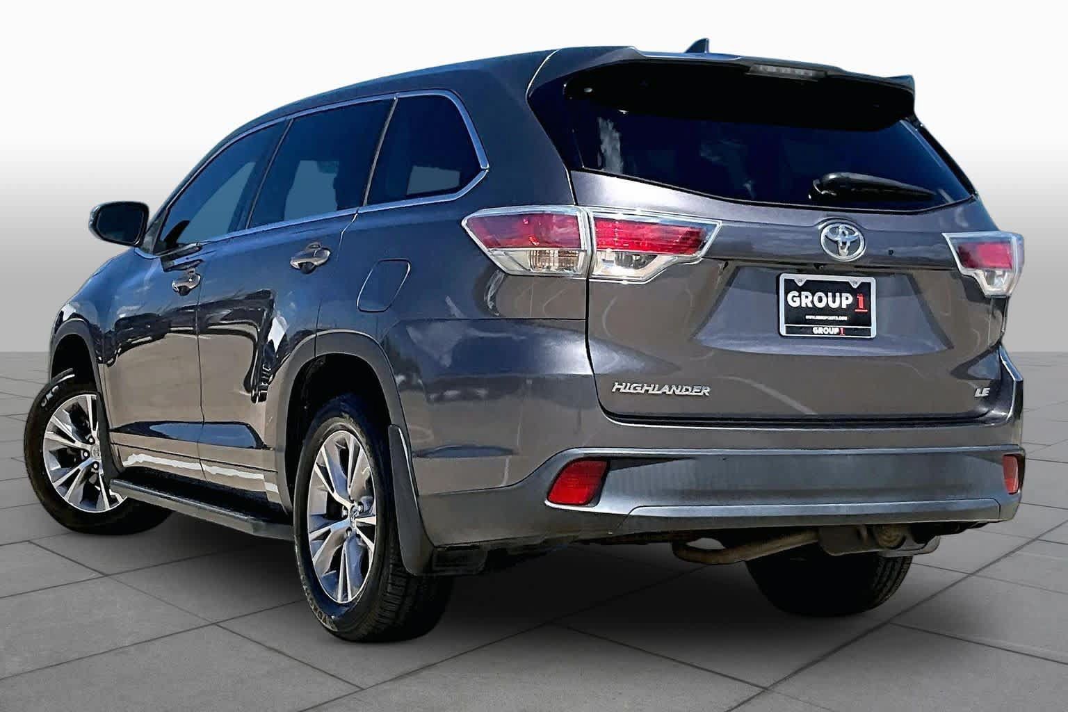 Used 2015 Toyota Highlander Plus FWD image 12