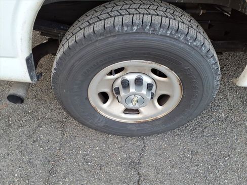 Used 2020 Chevrolet Express 2500 image 7