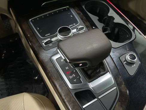 Used 2018 Audi Q7 3.0T Prestige w/ Prestige Package image 27