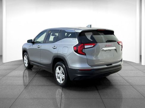 Used 2024 GMC Terrain SLE image 5