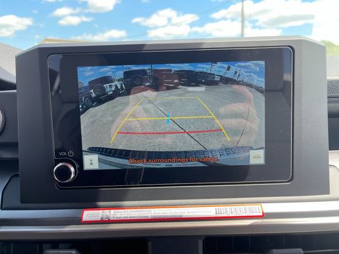 Used 2025 Toyota 4Runner SR5 AWD/4WD image 22