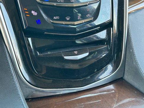 Used 2017 Cadillac Escalade ESV Premium Luxury RWD image 34