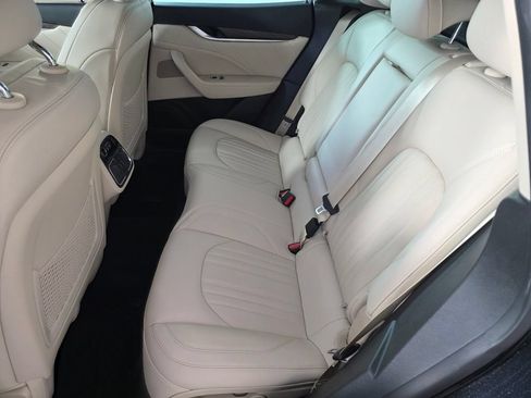 Used 2022 Maserati Levante GT AWD/4WD image 14