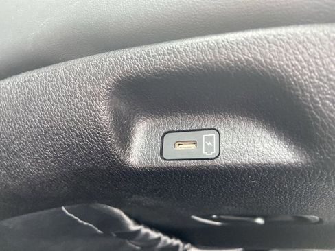 Used 2025 Kia Telluride S FWD image 37