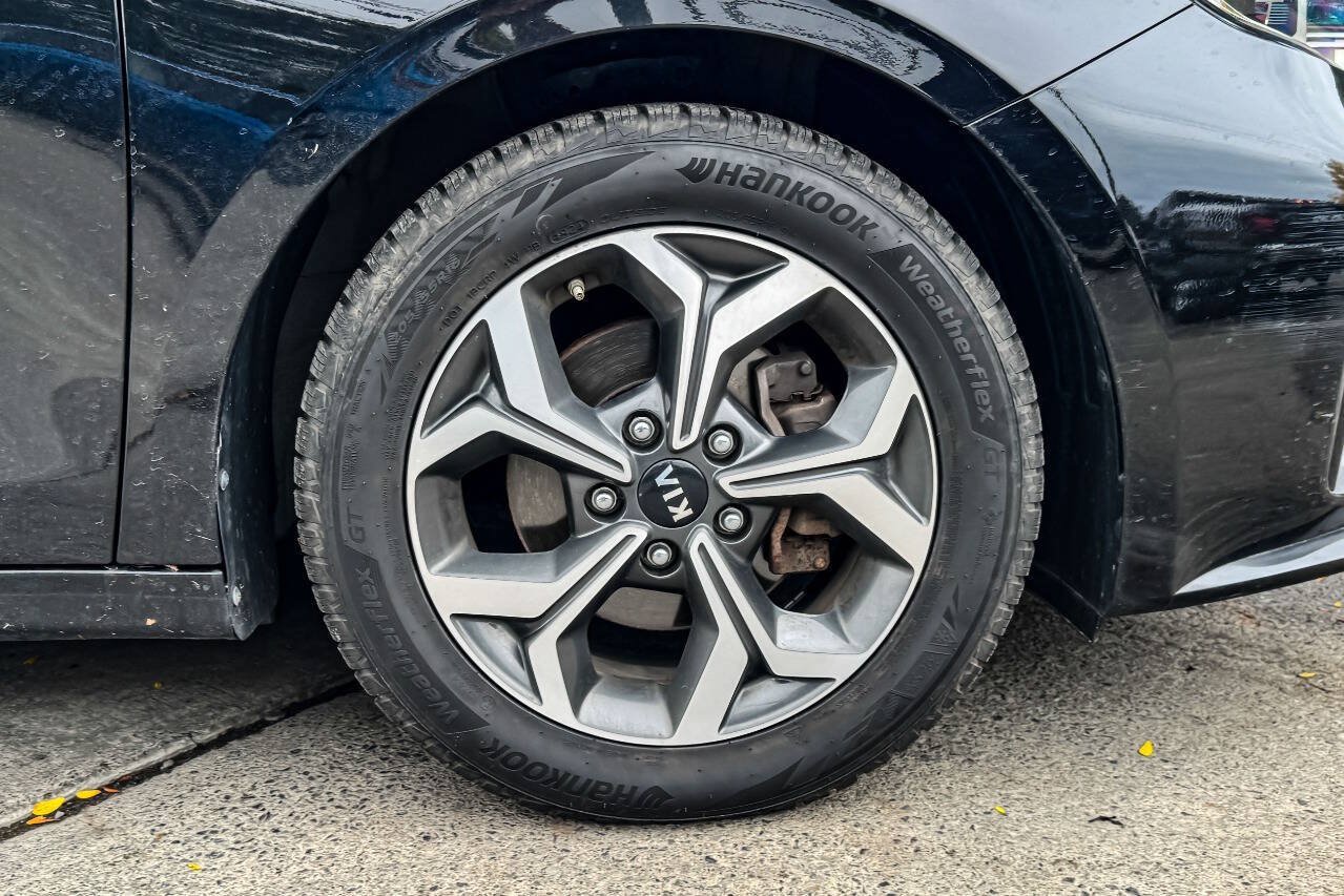 Used 2019 Kia Forte LXS FWD image 8
