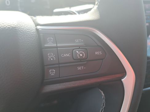 New 2025 Jeep Grand Cherokee L Limited AWD/4WD image 20