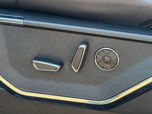 Used 2022 Ford F150 Lightning Platinum image 33