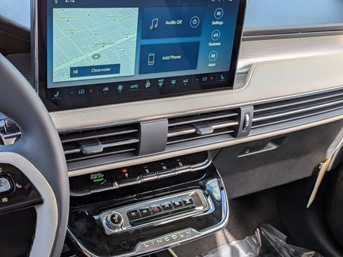 New 2026 Lincoln Corsair Premiere image 11