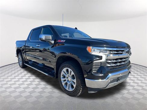 Used 2023 Chevrolet Silverado 1500 LTZ w/ LTZ Premium Package image 3