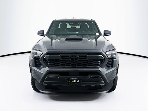 Used 2025 Toyota Tacoma TRD Sport image 2