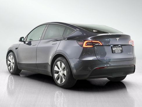 Used 2023 Tesla Model Y Long Range AWD/4WD image 3