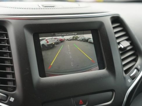 Used 2020 Jeep Cherokee Latitude image 27