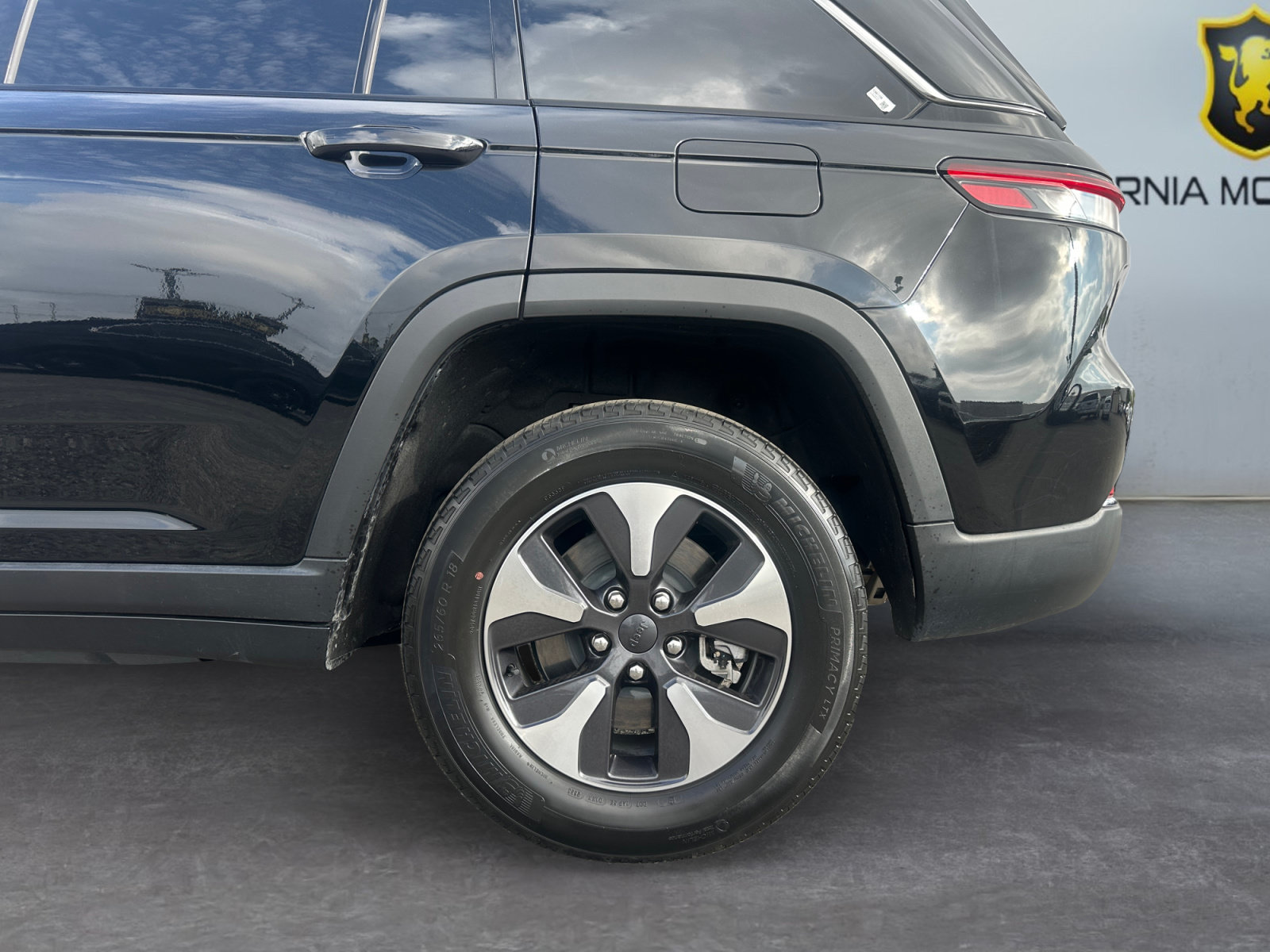 Used 2023 Jeep Grand Cherokee 4WD 4xe w/ Luxury Tech Group II image 14