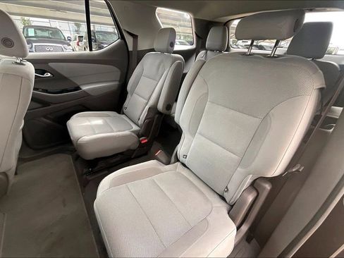 Used 2018 Chevrolet Traverse LT image 29