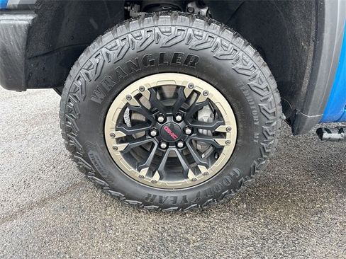 Used 2024 GMC Sierra 1500 AT4X image 10