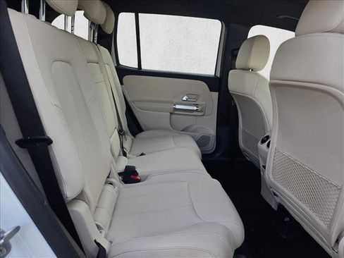 Certified 2025 Mercedes-Benz GLB 250 image 21