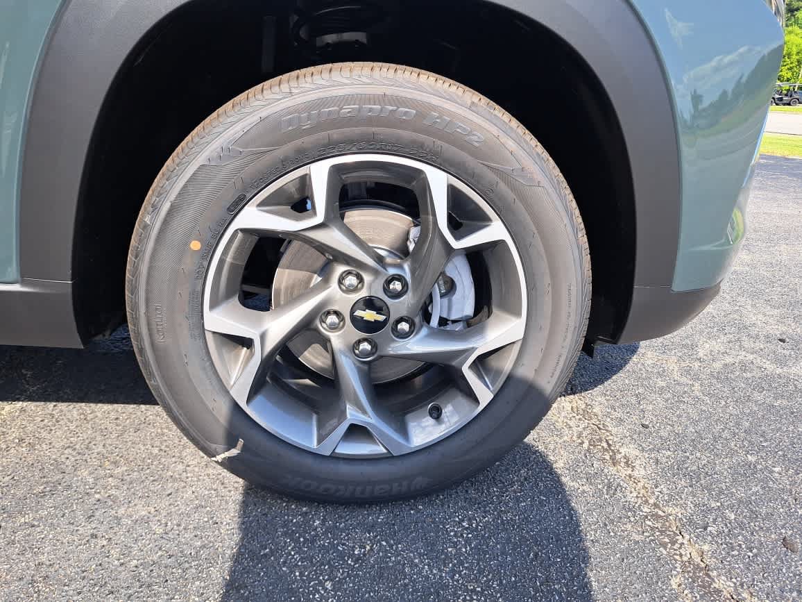 New 2026 Chevrolet Trax LT w/ Driver Confidence Package FWD image 9