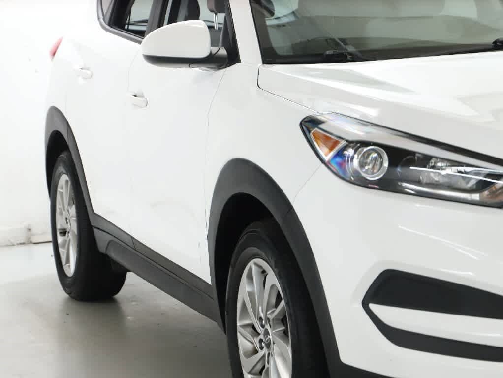 Used 2018 Hyundai Tucson SE w/ Cargo Package AWD/4WD image 3