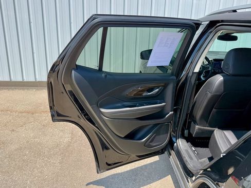 Used 2020 GMC Terrain Denali w/ Denali Premium Package AWD/4WD image 15