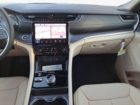 New 2025 Jeep Grand Cherokee L Limited image 3