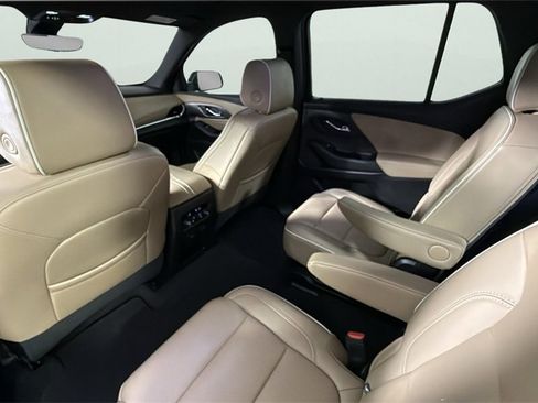 Used 2023 Chevrolet Traverse Premier image 27
