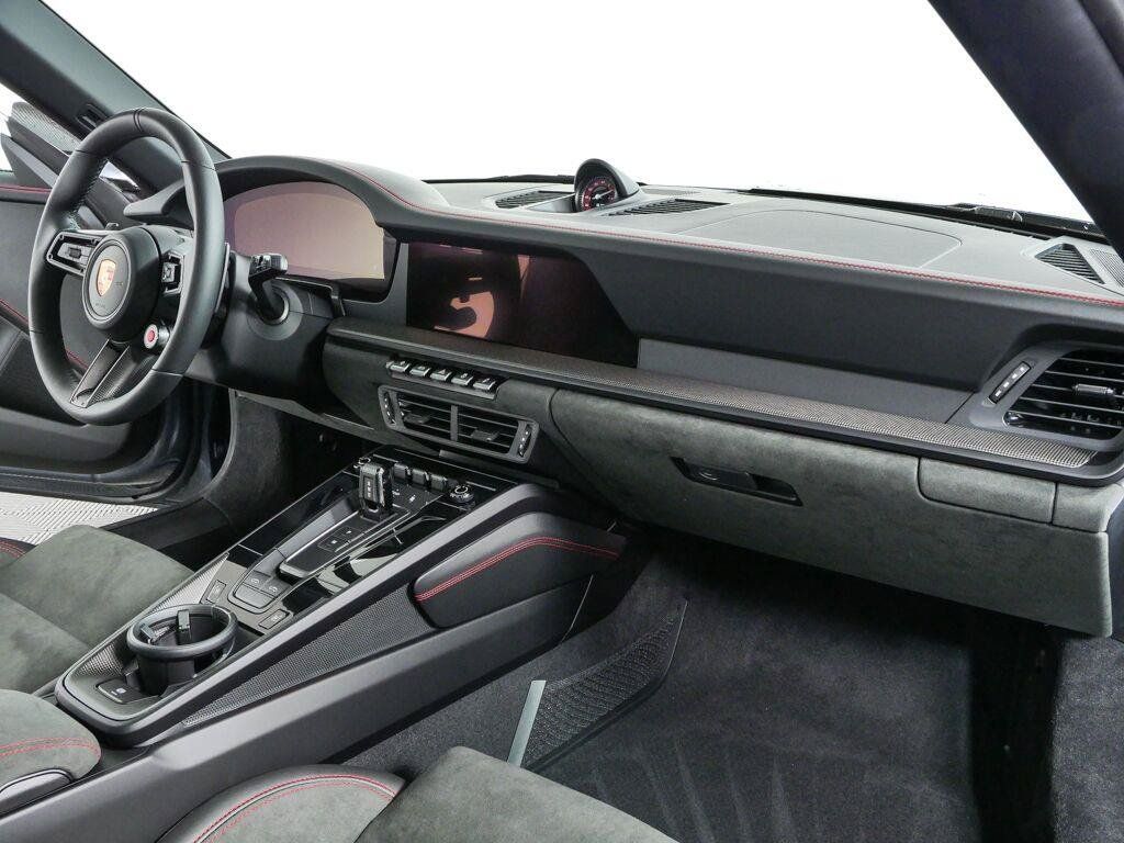 Certified 2026 Porsche 911 Targa 4 GTS AWD/4WD image 21