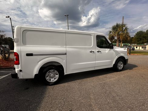 Used 2015 Nissan NV 2500 SV image 37