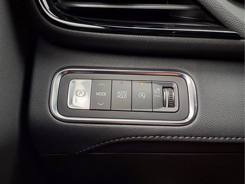 Certified 2025 Buick Enclave Preferred FWD image 11