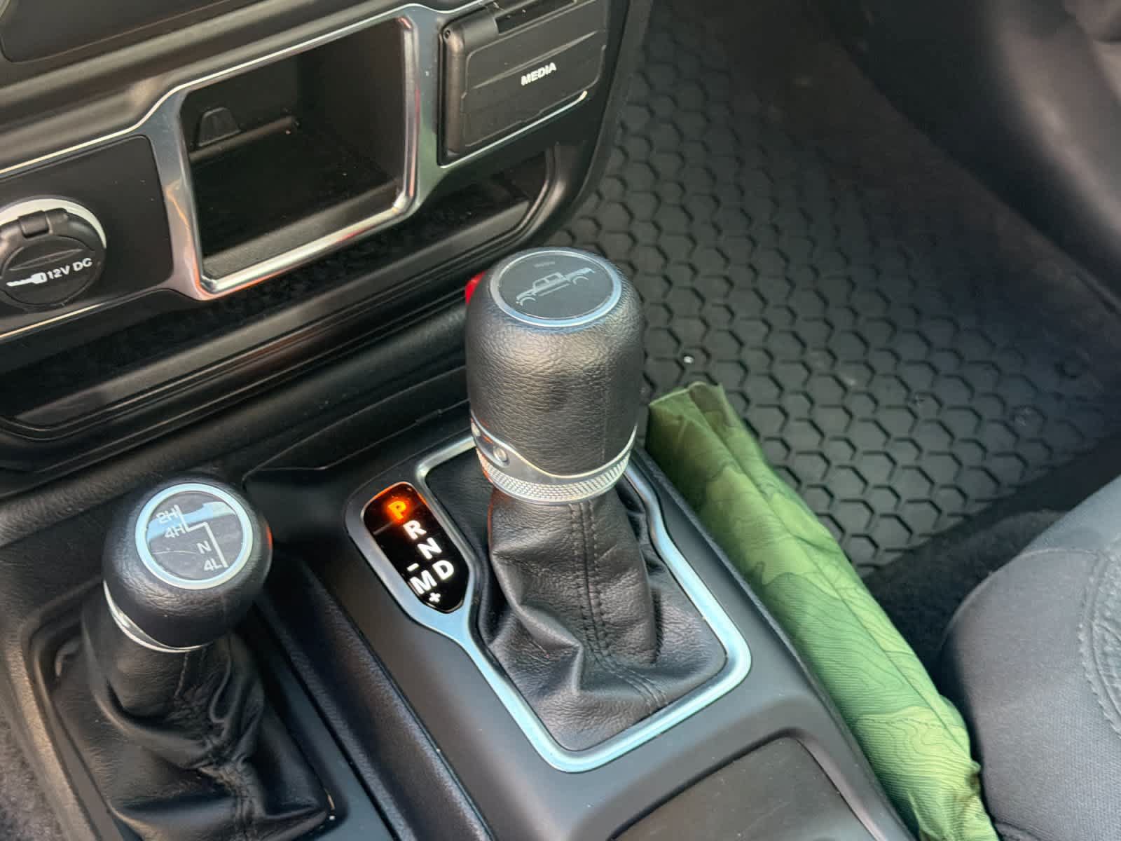 Used 2021 Jeep Gladiator Sport AWD/4WD image 21
