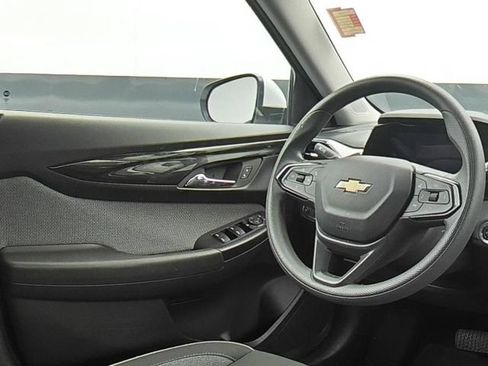 Used 2025 Chevrolet TrailBlazer LT FWD image 18
