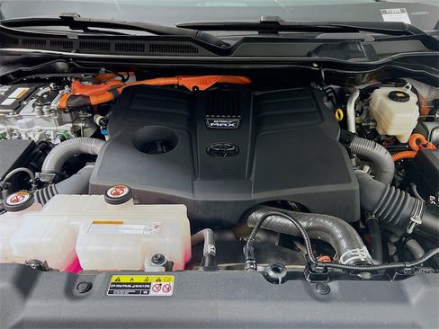 Used 2024 Toyota Tundra Limited image 27