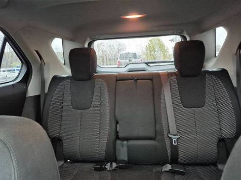 Used 2017 Chevrolet Equinox LT image 16