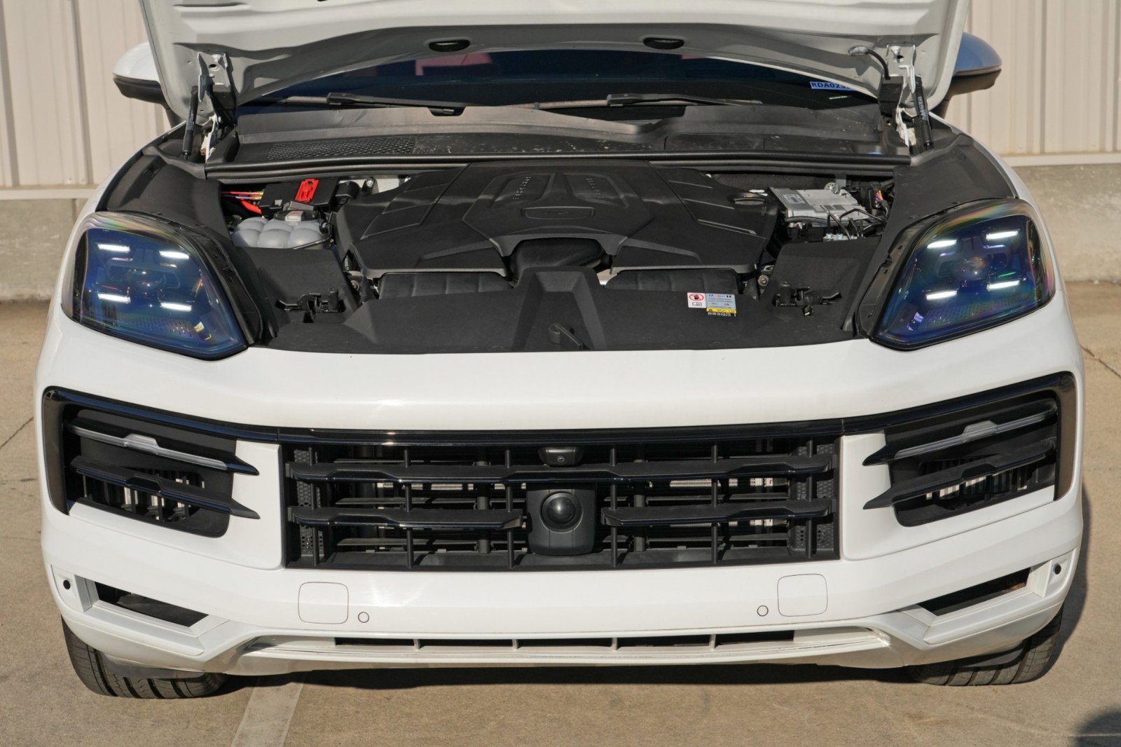Used 2024 Porsche Cayenne AWD/4WD image 8